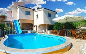 Apartments Vrcevan 811